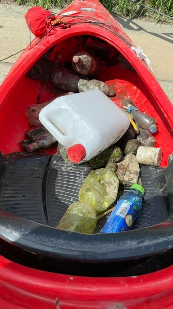 Zdjęcie w galerii na portalu naszraciborz.pl: Pływające śmieciarki na Odrze. Ekologiczna akcja w Raciborzu [FOTO] wiadomości z regionu