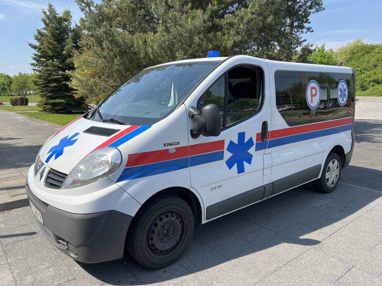 Zdjęcie w galerii na portalu naszraciborz.pl: Karetka z Raciborza dotarła do Iwano-Frankiwska wiadomości z regionu