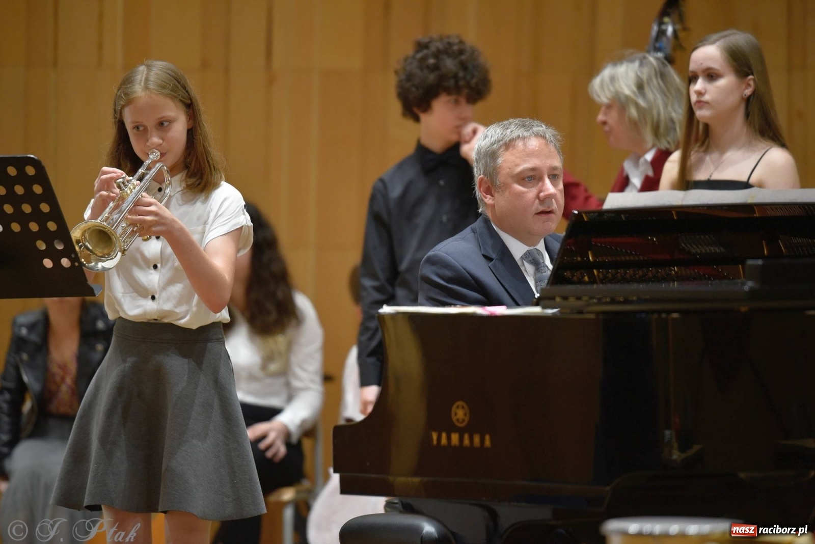Zdjęcie w galerii na portalu naszraciborz.pl: Wyjątkowi goście w murach szkoły muzycznej [FOTO i WIDEO] wiadomości z regionu