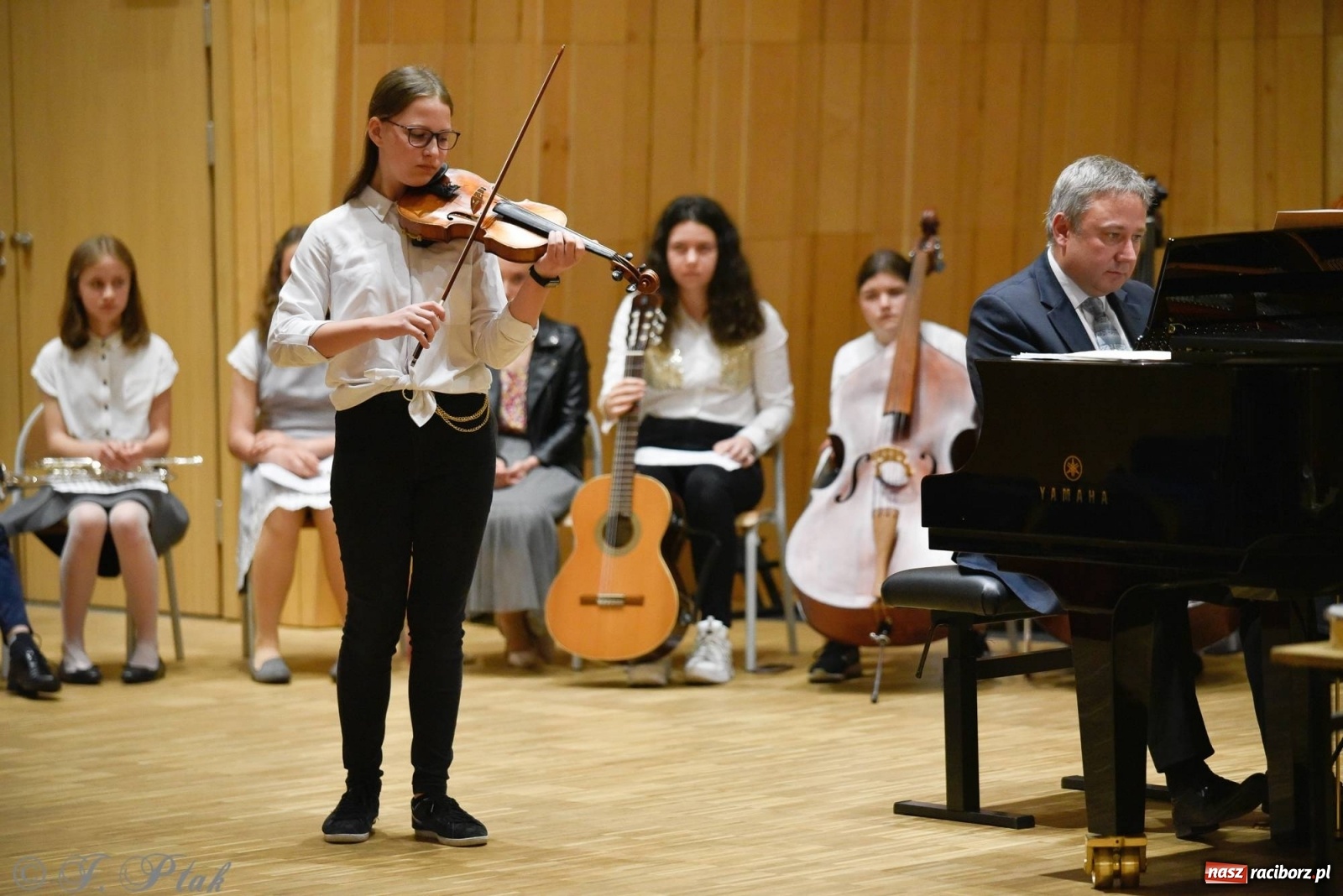 Zdjęcie w galerii na portalu naszraciborz.pl: Wyjątkowi goście w murach szkoły muzycznej [FOTO i WIDEO] wiadomości z regionu