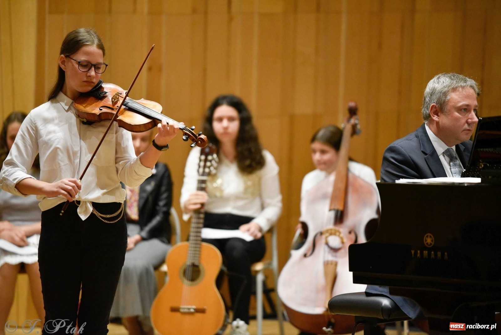 Zdjęcie w galerii na portalu naszraciborz.pl: Wyjątkowi goście w murach szkoły muzycznej [FOTO i WIDEO] wiadomości z regionu