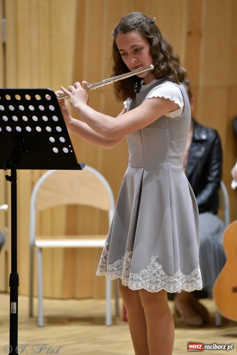 Zdjęcie w galerii na portalu naszraciborz.pl: Wyjątkowi goście w murach szkoły muzycznej [FOTO i WIDEO] wiadomości z regionu