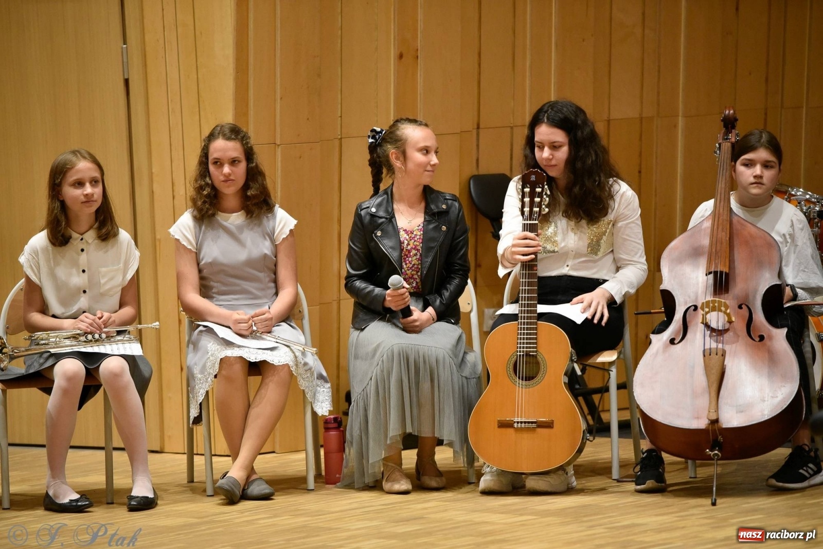 Zdjęcie w galerii na portalu naszraciborz.pl: Wyjątkowi goście w murach szkoły muzycznej [FOTO i WIDEO] wiadomości z regionu