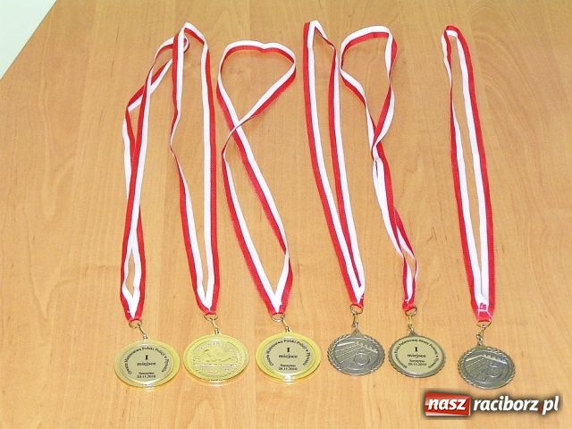 Zdjęcie w galerii na portalu naszraciborz.pl: Przywiózł sześć złotych medali wiadomości z regionu