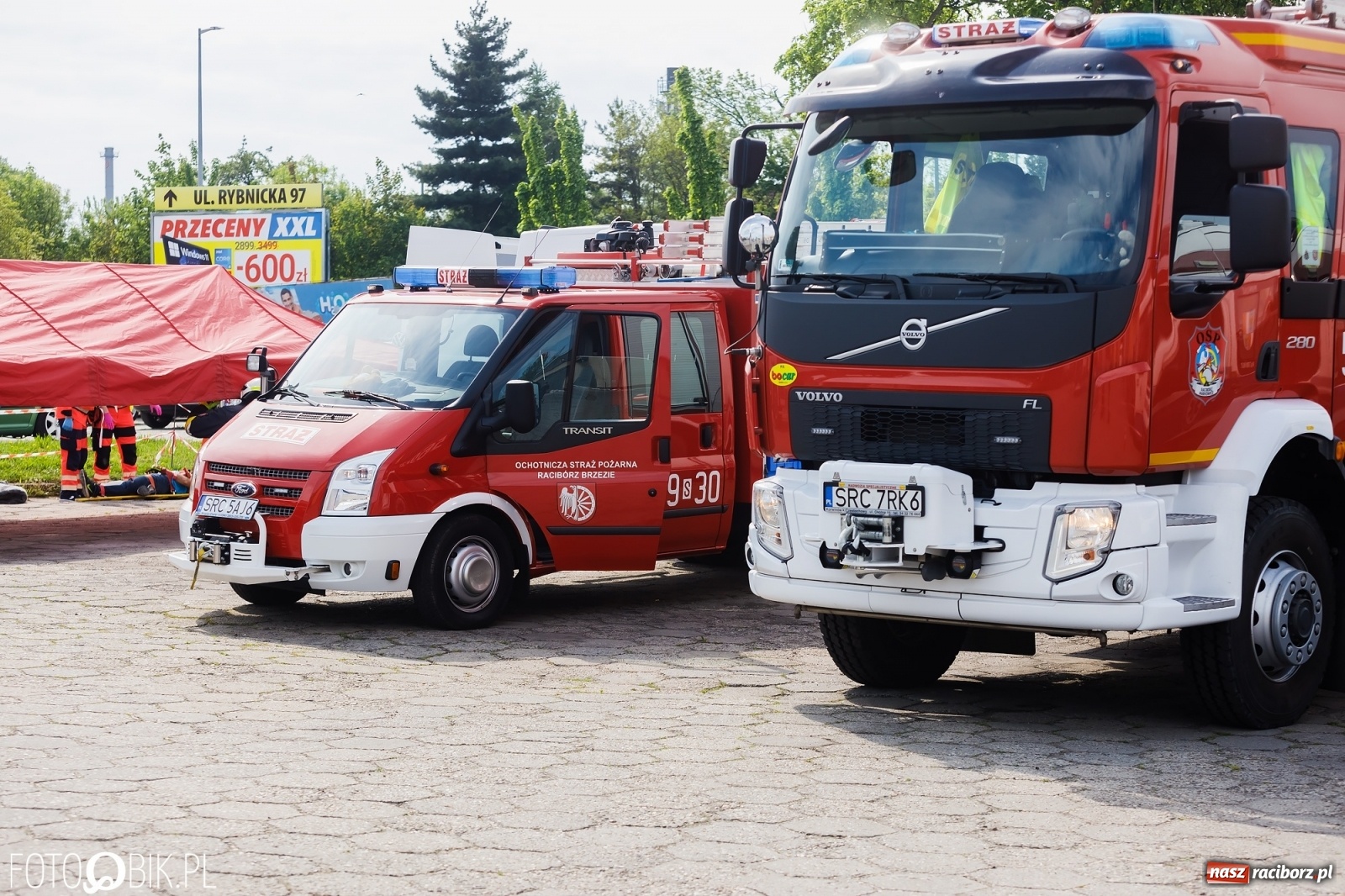 Zdjęcie w galerii na portalu naszraciborz.pl: Katastrofa drogowa w Raciborzu. Autobus przygniótł osobówkę [ĆWICZENIA] wiadomości z regionu