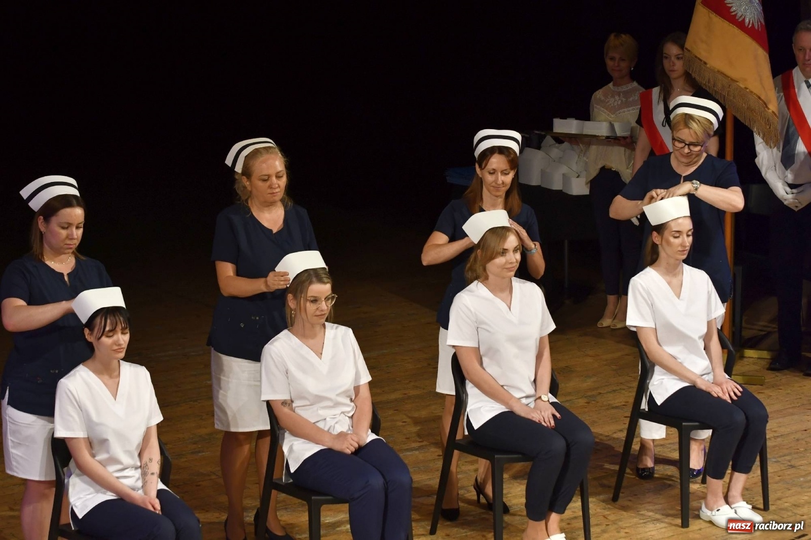 Zdjęcie w galerii na portalu naszraciborz.pl: Czepkowanie studentek pielęgniarstwa raciborskiej PWSZ [FOTO i WIDEO] wiadomości z regionu