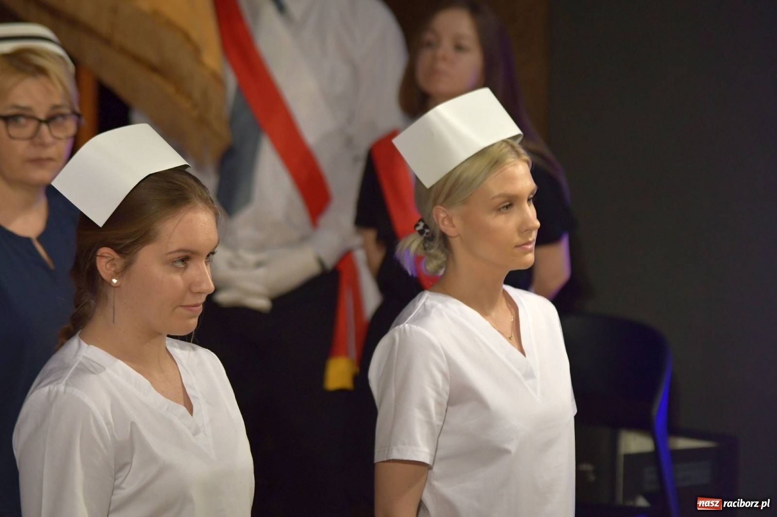 Zdjęcie w galerii na portalu naszraciborz.pl: Czepkowanie studentek pielęgniarstwa raciborskiej PWSZ [FOTO i WIDEO] wiadomości z regionu
