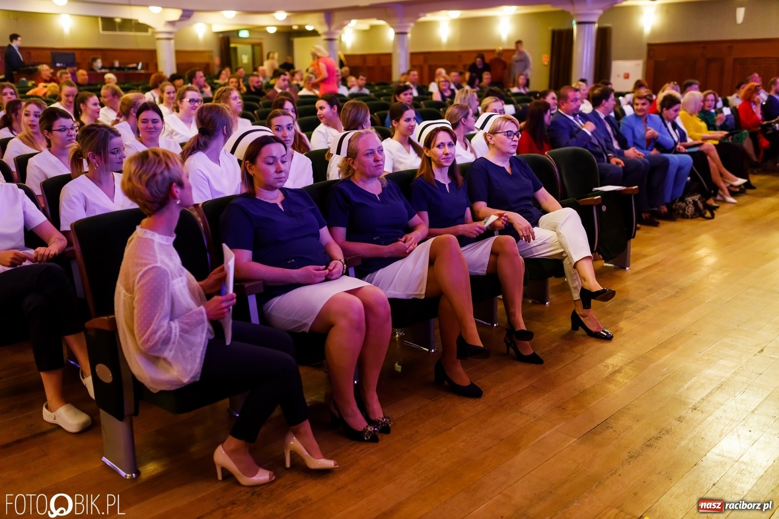 Zdjęcie w galerii na portalu naszraciborz.pl: Czepkowanie studentek pielęgniarstwa raciborskiej PWSZ [FOTO i WIDEO] wiadomości z regionu