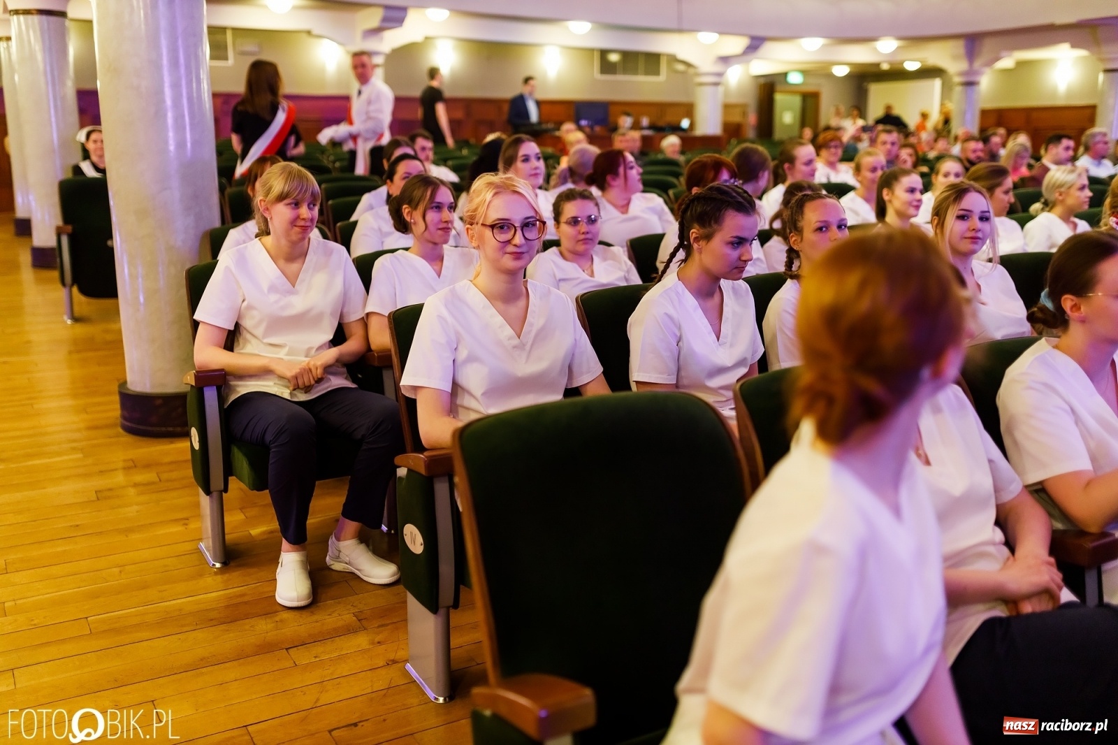 Zdjęcie w galerii na portalu naszraciborz.pl: Czepkowanie studentek pielęgniarstwa raciborskiej PWSZ [FOTO i WIDEO] wiadomości z regionu