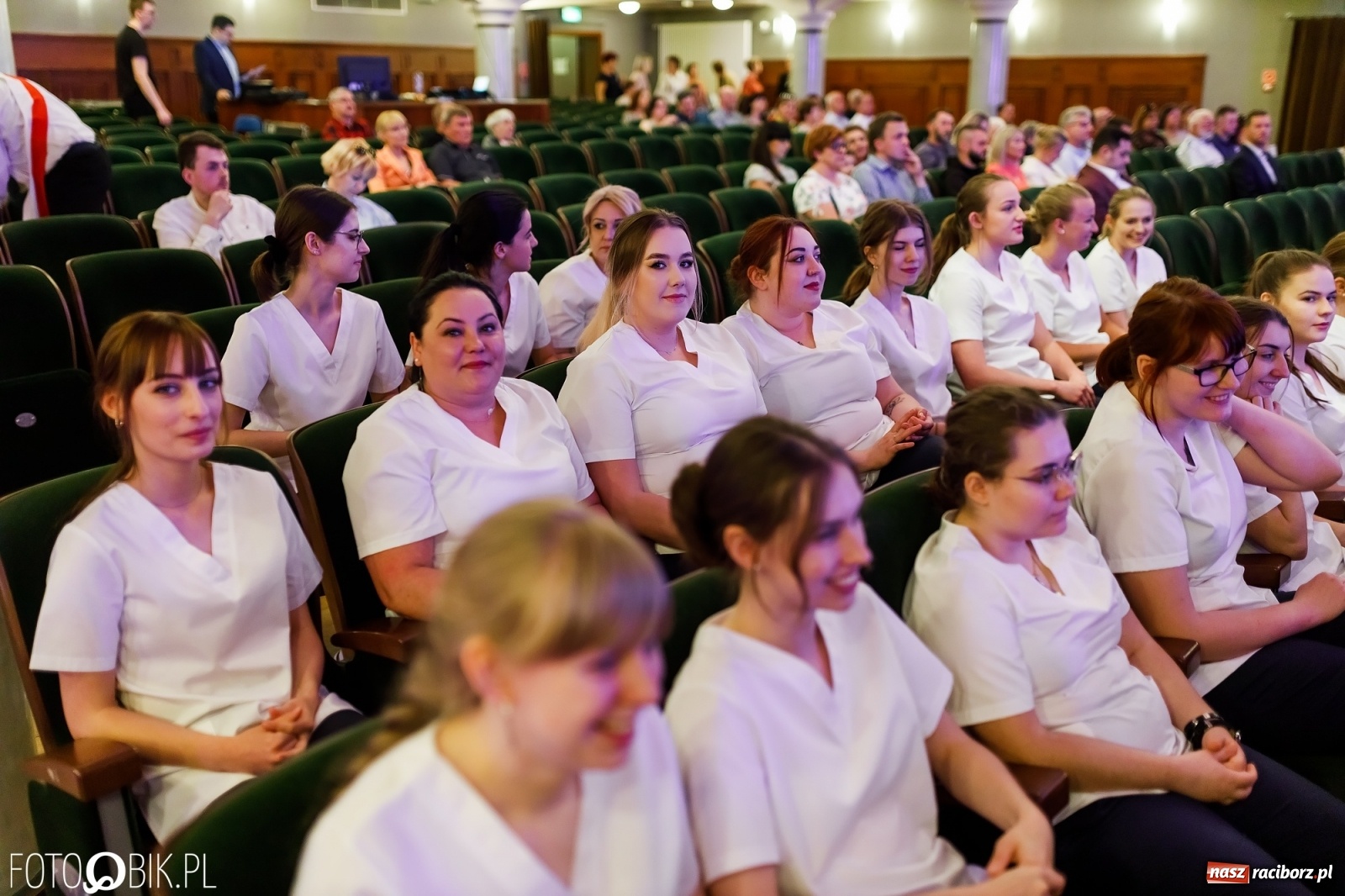 Zdjęcie w galerii na portalu naszraciborz.pl: Czepkowanie studentek pielęgniarstwa raciborskiej PWSZ [FOTO i WIDEO] wiadomości z regionu