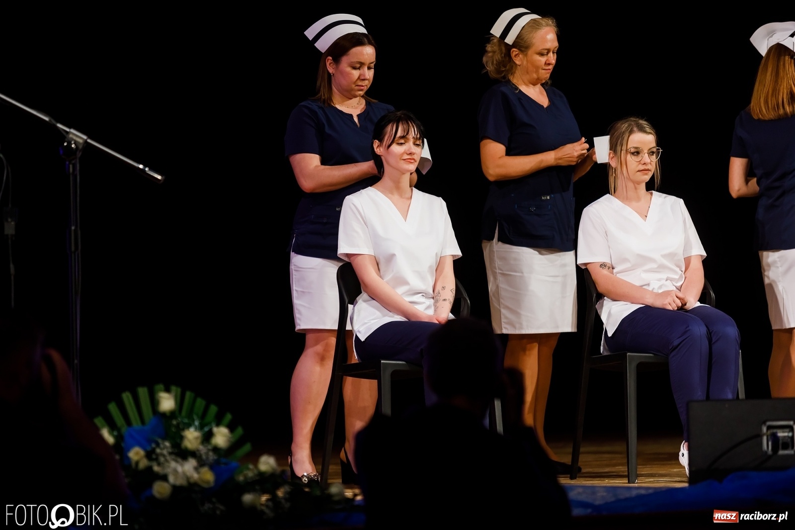 Zdjęcie w galerii na portalu naszraciborz.pl: Czepkowanie studentek pielęgniarstwa raciborskiej PWSZ [FOTO i WIDEO] wiadomości z regionu