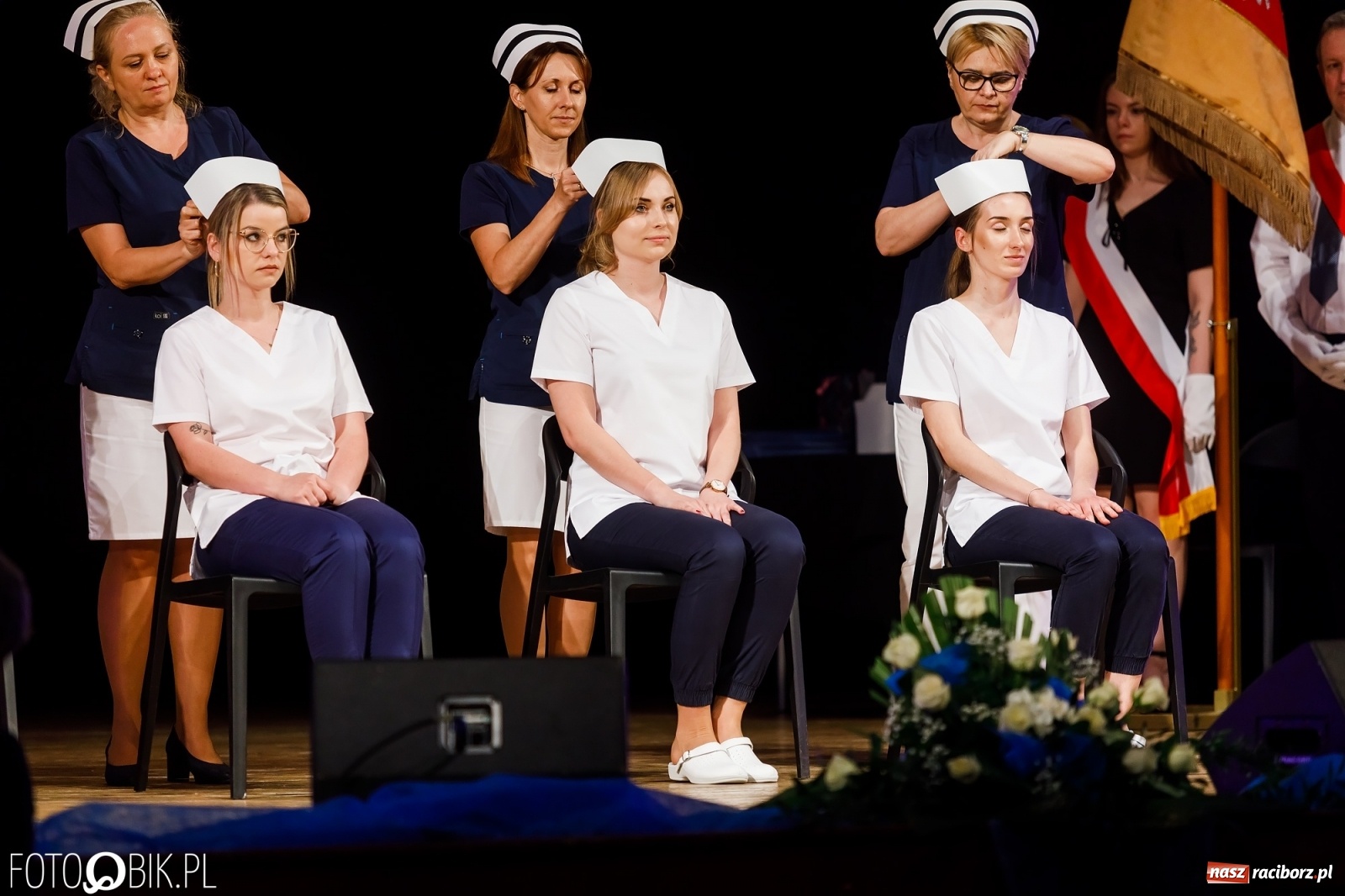 Zdjęcie w galerii na portalu naszraciborz.pl: Czepkowanie studentek pielęgniarstwa raciborskiej PWSZ [FOTO i WIDEO] wiadomości z regionu