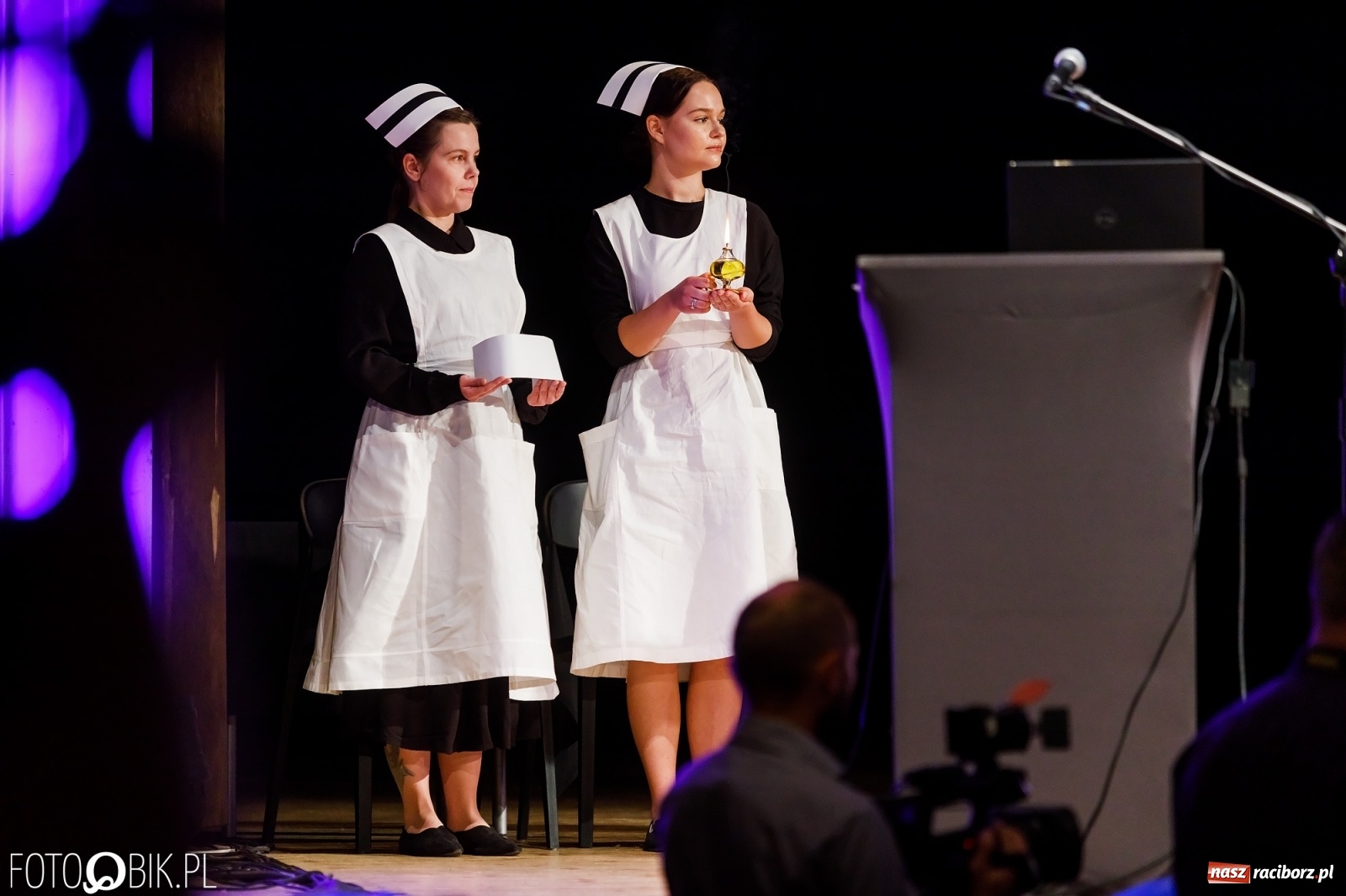 Zdjęcie w galerii na portalu naszraciborz.pl: Czepkowanie studentek pielęgniarstwa raciborskiej PWSZ [FOTO i WIDEO] wiadomości z regionu