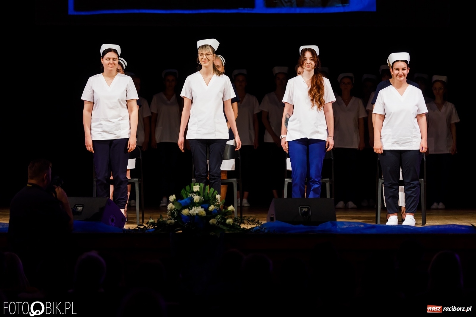 Zdjęcie w galerii na portalu naszraciborz.pl: Czepkowanie studentek pielęgniarstwa raciborskiej PWSZ [FOTO i WIDEO] wiadomości z regionu