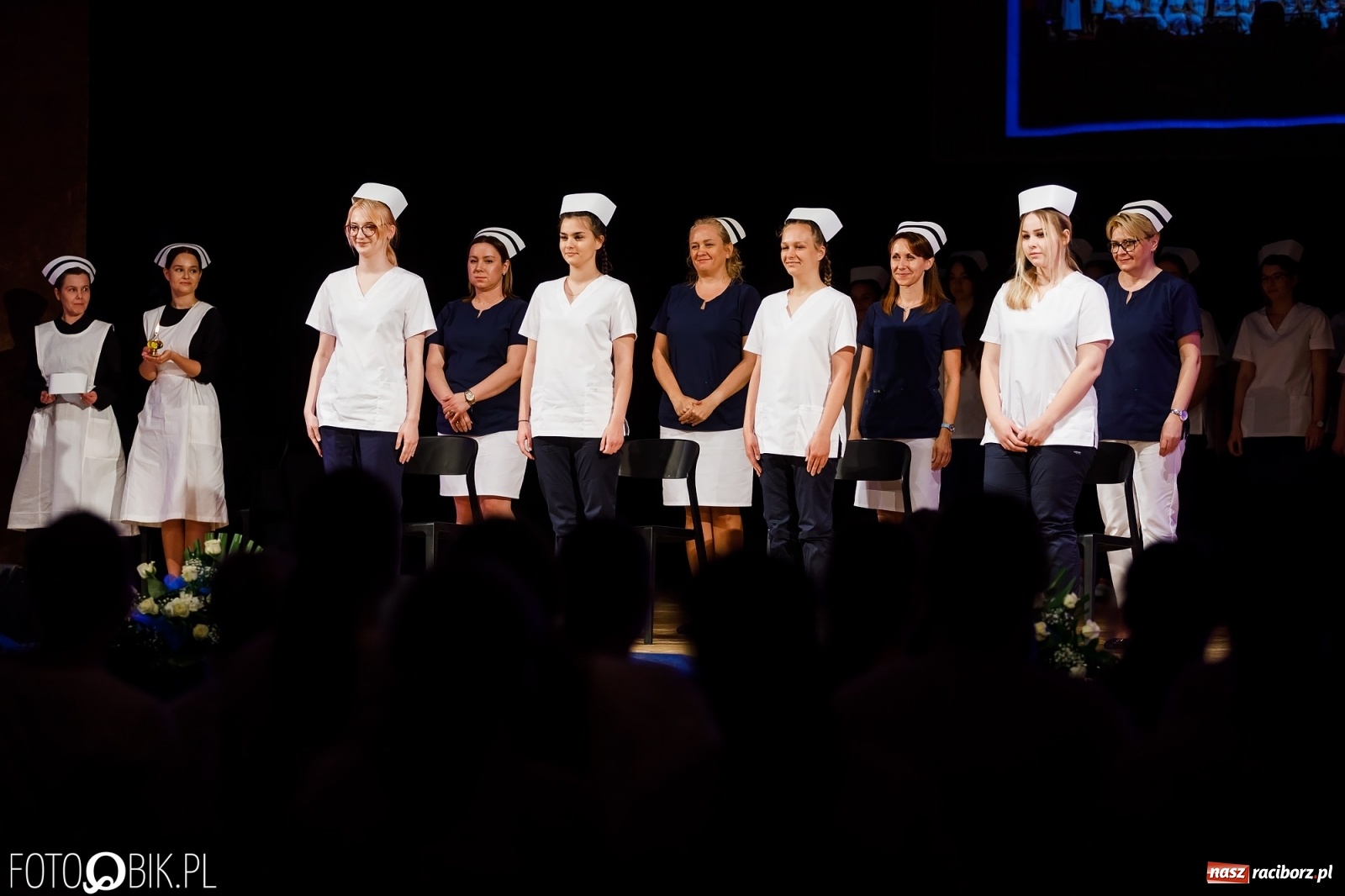 Zdjęcie w galerii na portalu naszraciborz.pl: Czepkowanie studentek pielęgniarstwa raciborskiej PWSZ [FOTO i WIDEO] wiadomości z regionu