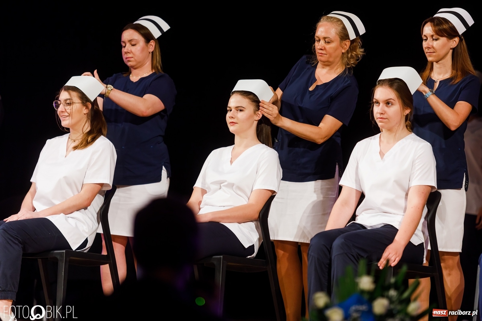 Zdjęcie w galerii na portalu naszraciborz.pl: Czepkowanie studentek pielęgniarstwa raciborskiej PWSZ [FOTO i WIDEO] wiadomości z regionu