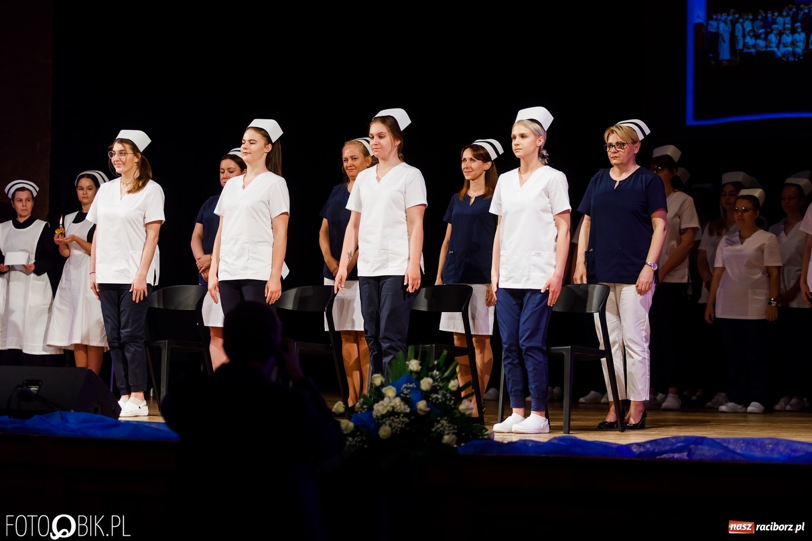 Zdjęcie w galerii na portalu naszraciborz.pl: Czepkowanie studentek pielęgniarstwa raciborskiej PWSZ [FOTO i WIDEO] wiadomości z regionu