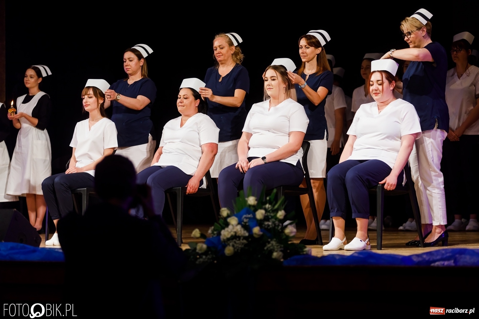 Zdjęcie w galerii na portalu naszraciborz.pl: Czepkowanie studentek pielęgniarstwa raciborskiej PWSZ [FOTO i WIDEO] wiadomości z regionu