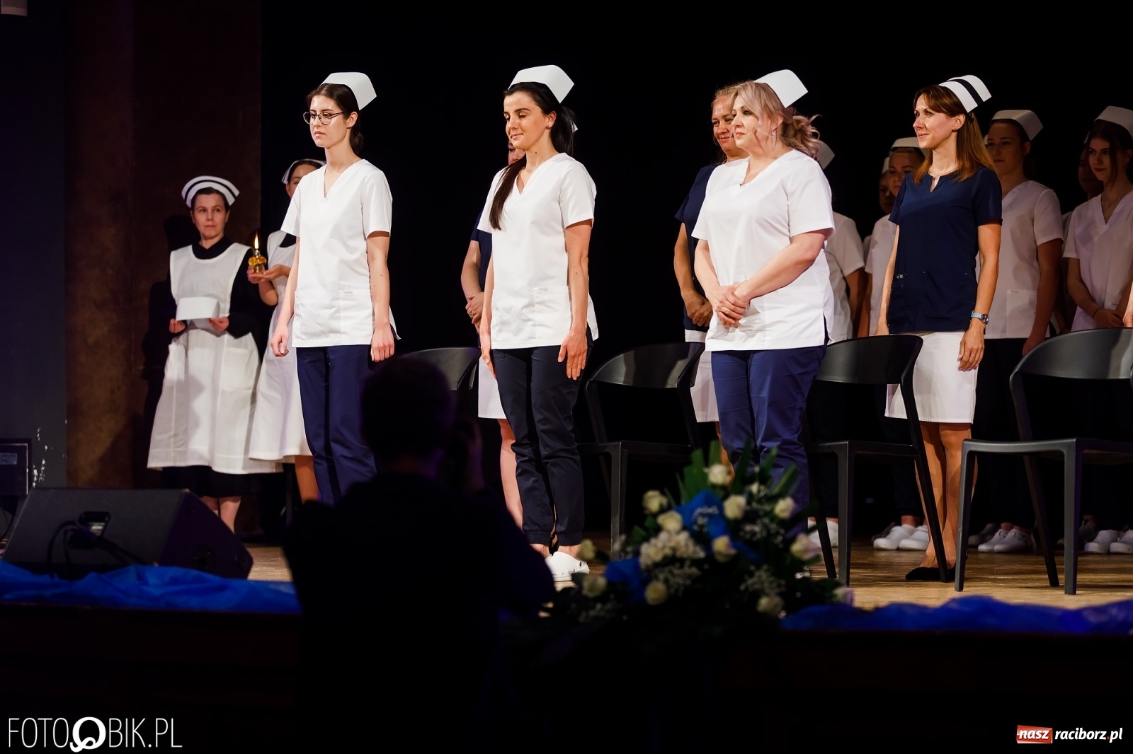 Zdjęcie w galerii na portalu naszraciborz.pl: Czepkowanie studentek pielęgniarstwa raciborskiej PWSZ [FOTO i WIDEO] wiadomości z regionu