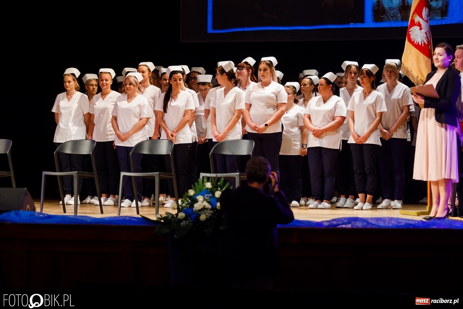 Zdjęcie w galerii na portalu naszraciborz.pl: Czepkowanie studentek pielęgniarstwa raciborskiej PWSZ [FOTO i WIDEO] wiadomości z regionu