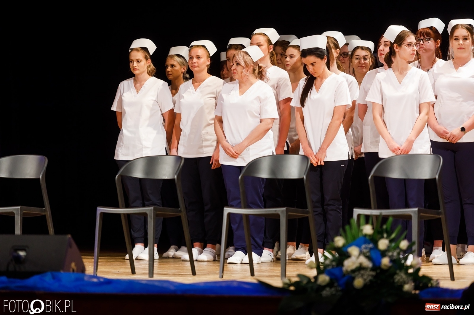 Zdjęcie w galerii na portalu naszraciborz.pl: Czepkowanie studentek pielęgniarstwa raciborskiej PWSZ [FOTO i WIDEO] wiadomości z regionu