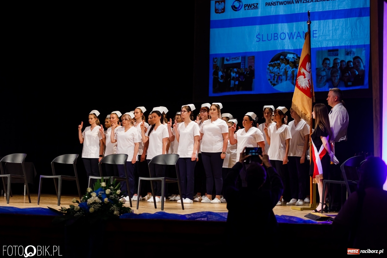 Zdjęcie w galerii na portalu naszraciborz.pl: Czepkowanie studentek pielęgniarstwa raciborskiej PWSZ [FOTO i WIDEO] wiadomości z regionu