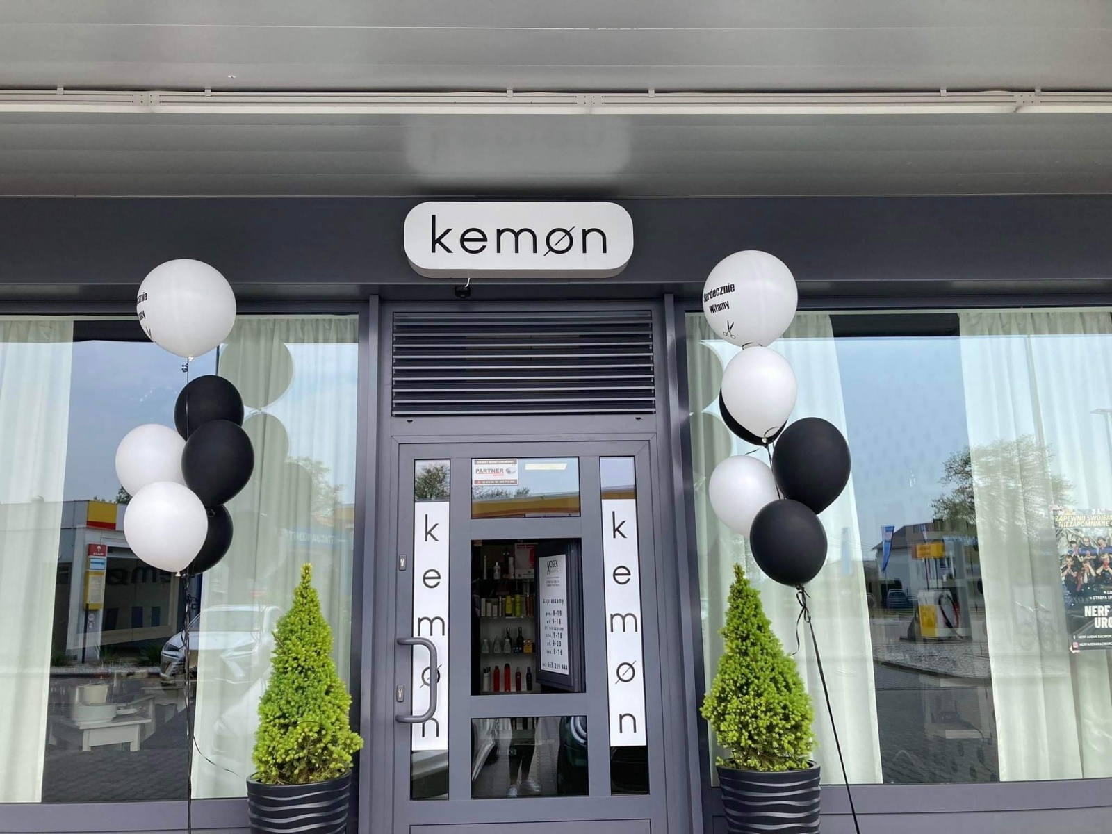 Zdjęcie w galerii na portalu naszraciborz.pl: Uroczyste otwarcie salonu fryzjerskiego La Tresse Natalia Jarząbek wiadomości z regionu