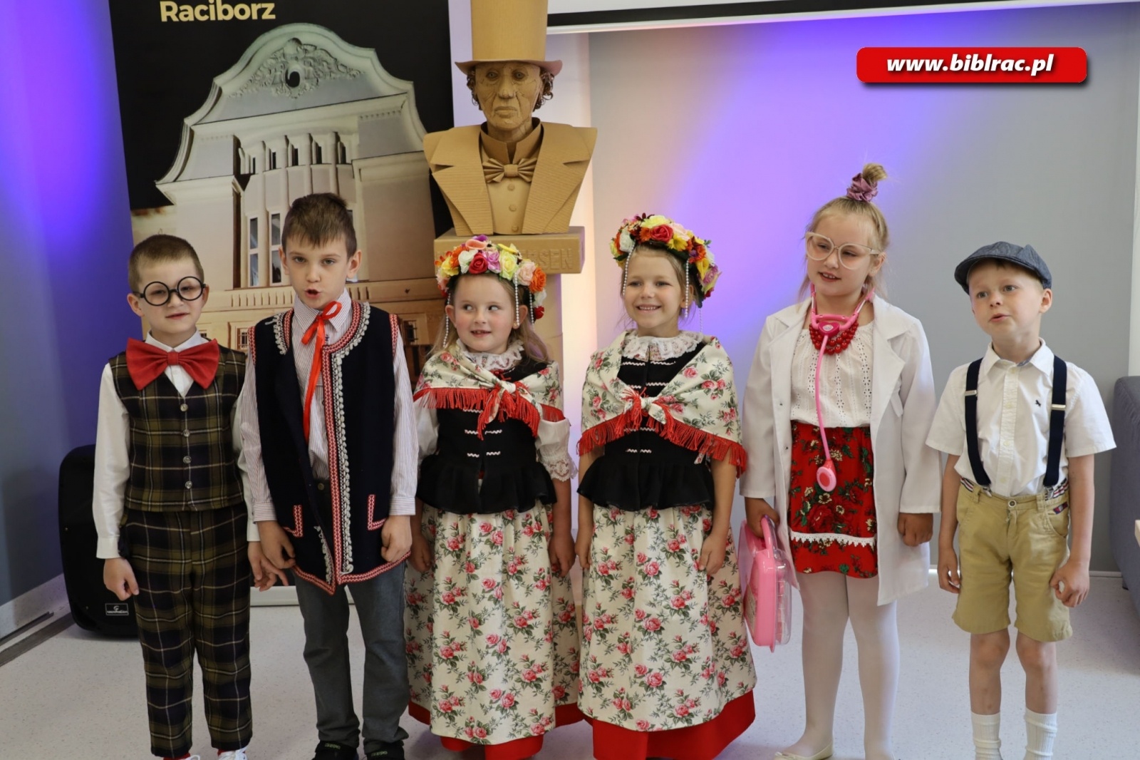 Zdjęcie w galerii na portalu naszraciborz.pl: Ślonsko godka w raciborskiej bibliotece wiadomości z regionu