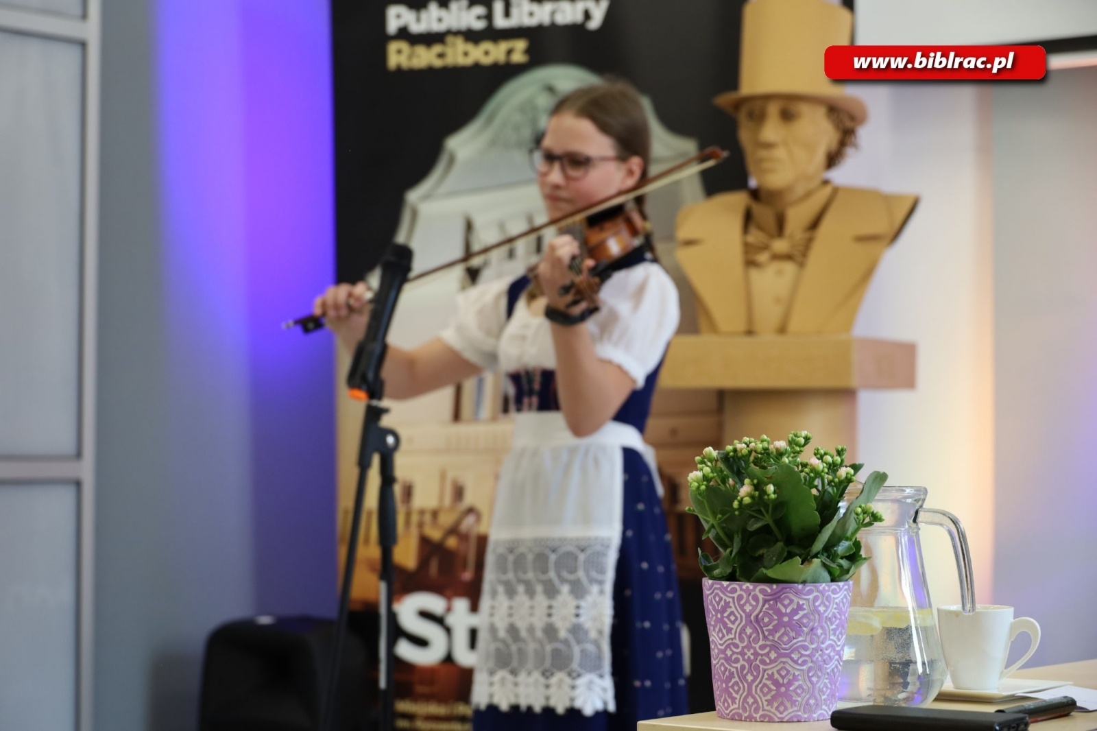 Zdjęcie w galerii na portalu naszraciborz.pl: Ślonsko godka w raciborskiej bibliotece wiadomości z regionu