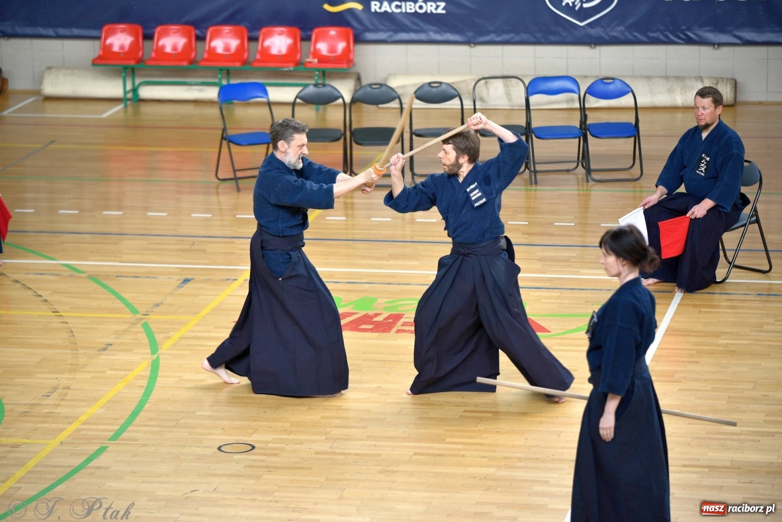 Zdjęcie w galerii na portalu naszraciborz.pl: W arenie przy Łąkowej trwają mistrzostwa Polski w Jodo i Iaido [FOTO] wiadomości z regionu