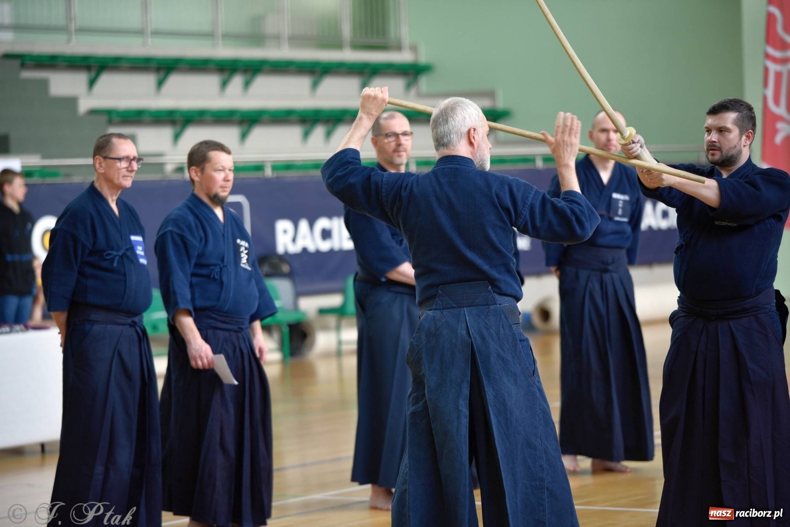 Zdjęcie w galerii na portalu naszraciborz.pl: W arenie przy Łąkowej trwają mistrzostwa Polski w Jodo i Iaido [FOTO] wiadomości z regionu