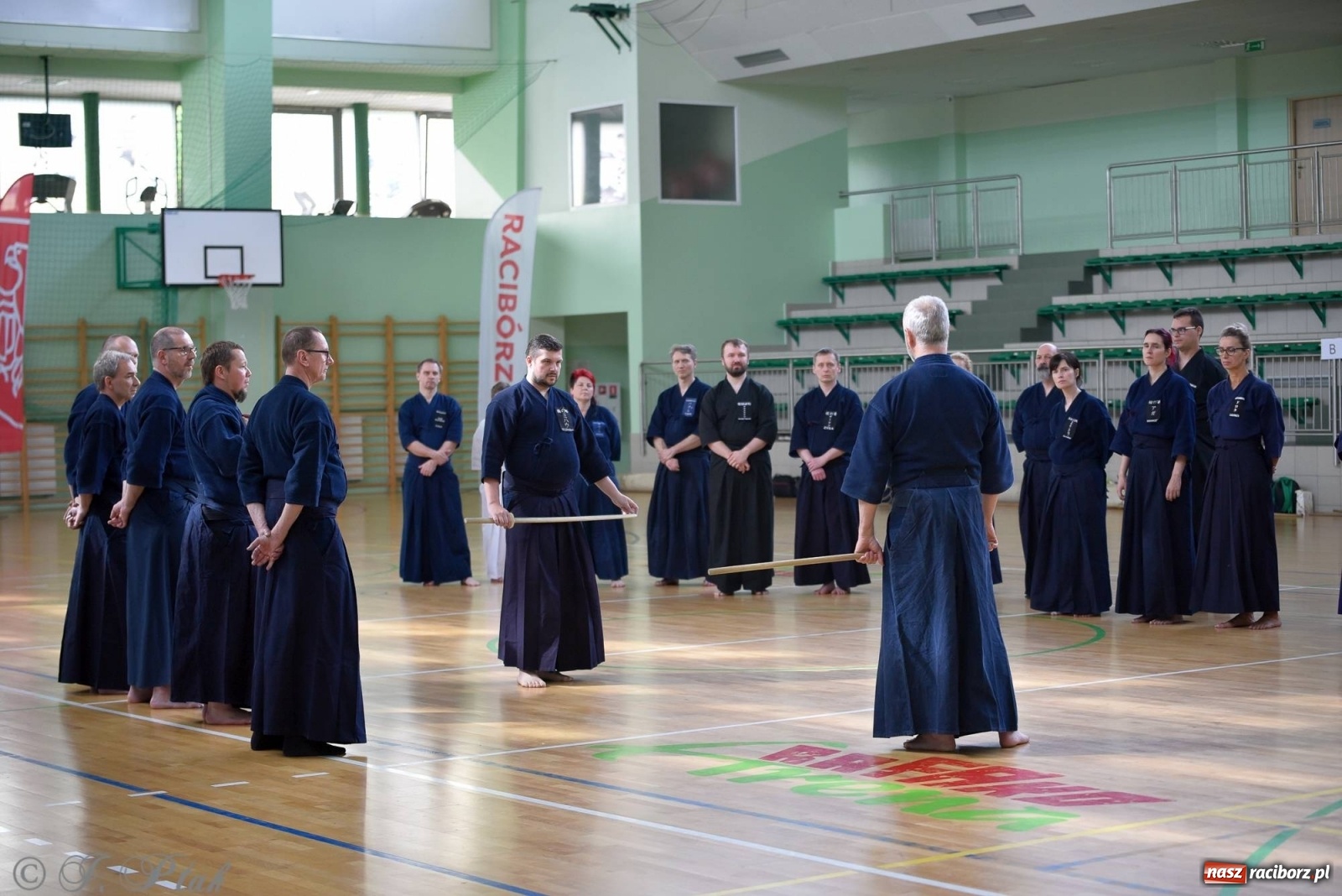 Zdjęcie w galerii na portalu naszraciborz.pl: W arenie przy Łąkowej trwają mistrzostwa Polski w Jodo i Iaido [FOTO] wiadomości z regionu
