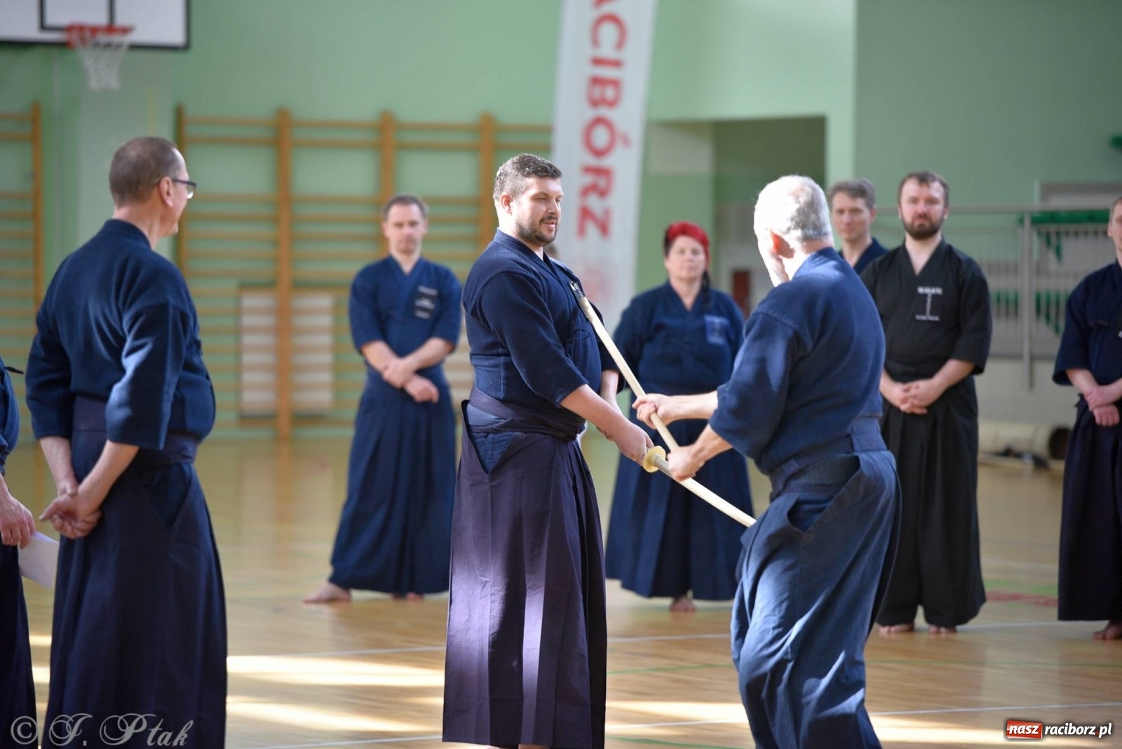 Zdjęcie w galerii na portalu naszraciborz.pl: W arenie przy Łąkowej trwają mistrzostwa Polski w Jodo i Iaido [FOTO] wiadomości z regionu