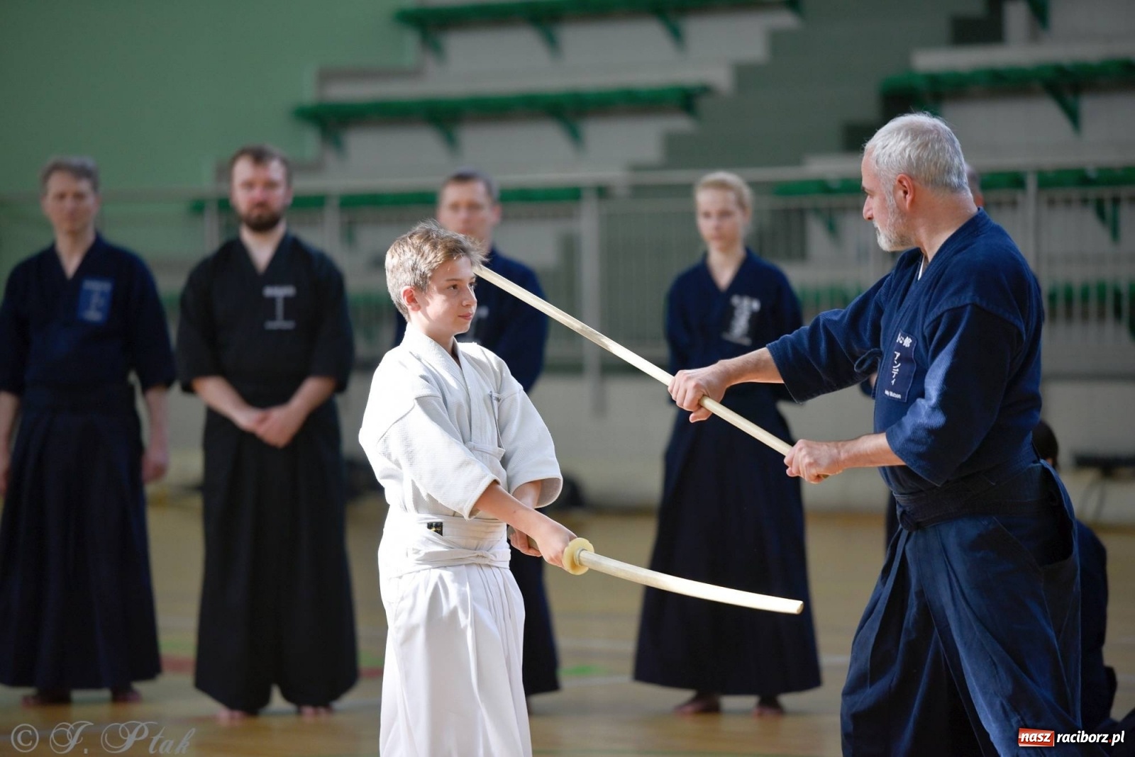 Zdjęcie w galerii na portalu naszraciborz.pl: W arenie przy Łąkowej trwają mistrzostwa Polski w Jodo i Iaido [FOTO] wiadomości z regionu