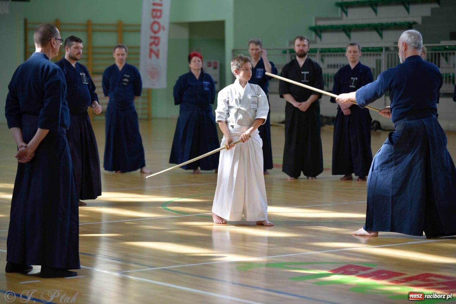 Zdjęcie w galerii na portalu naszraciborz.pl: W arenie przy Łąkowej trwają mistrzostwa Polski w Jodo i Iaido [FOTO] wiadomości z regionu
