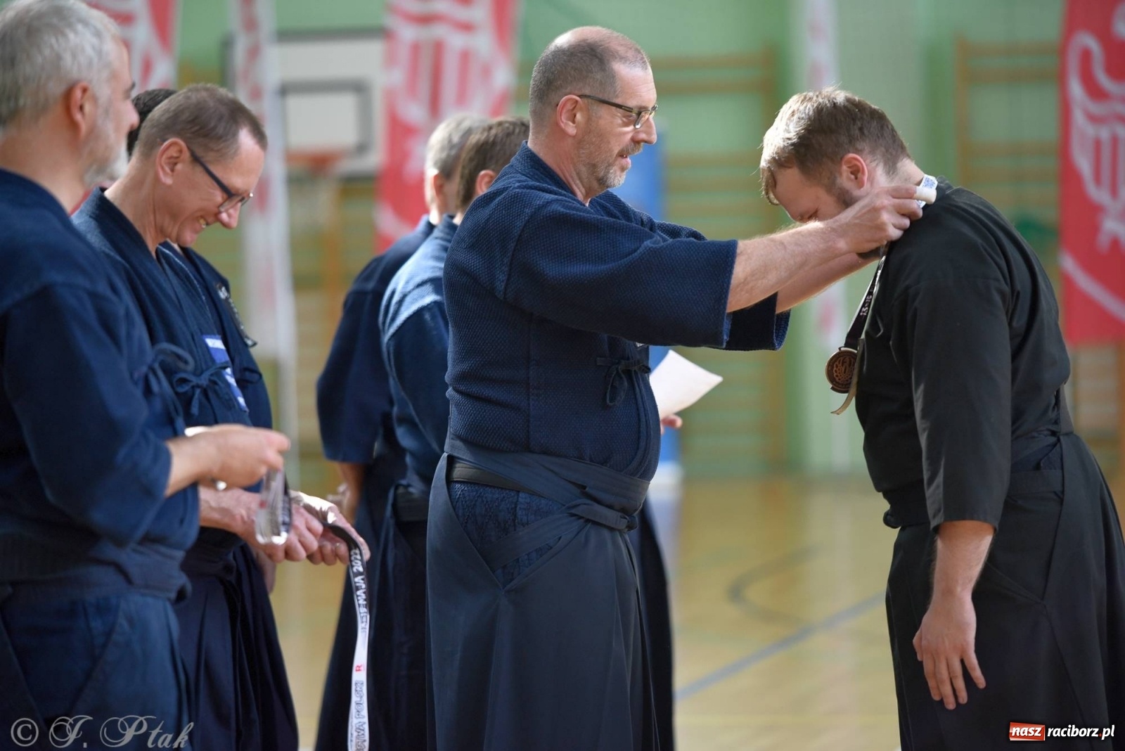 Zdjęcie w galerii na portalu naszraciborz.pl: W arenie przy Łąkowej trwają mistrzostwa Polski w Jodo i Iaido [FOTO] wiadomości z regionu