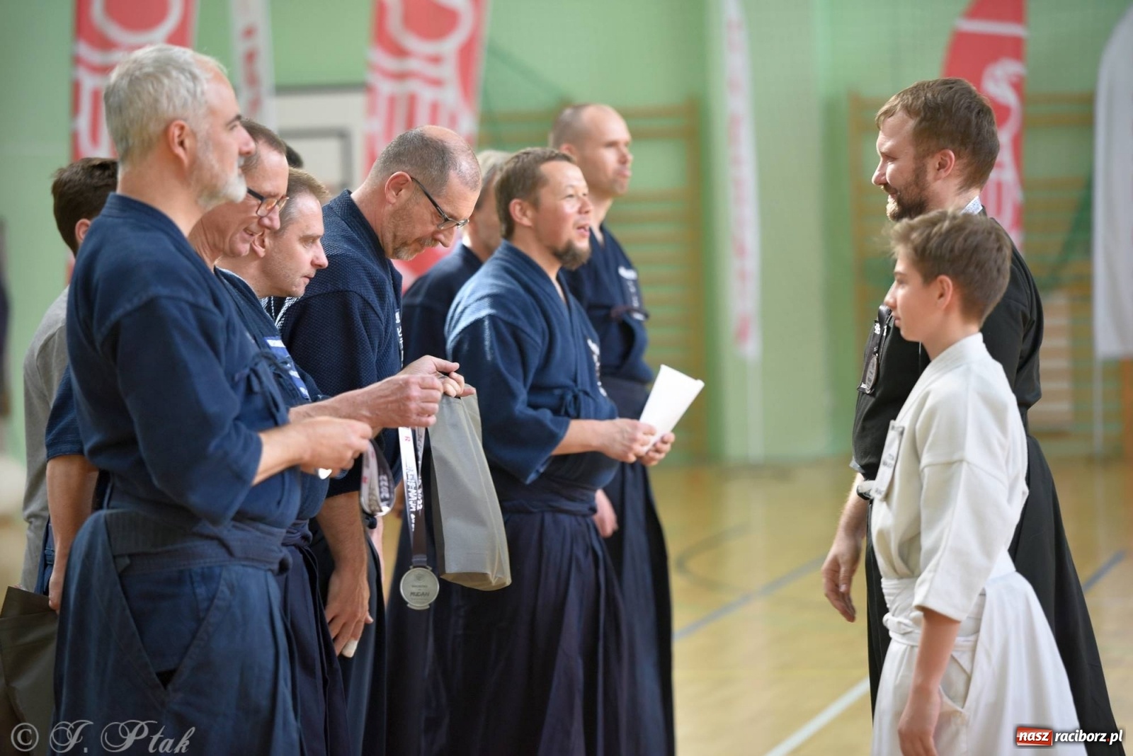 Zdjęcie w galerii na portalu naszraciborz.pl: W arenie przy Łąkowej trwają mistrzostwa Polski w Jodo i Iaido [FOTO] wiadomości z regionu