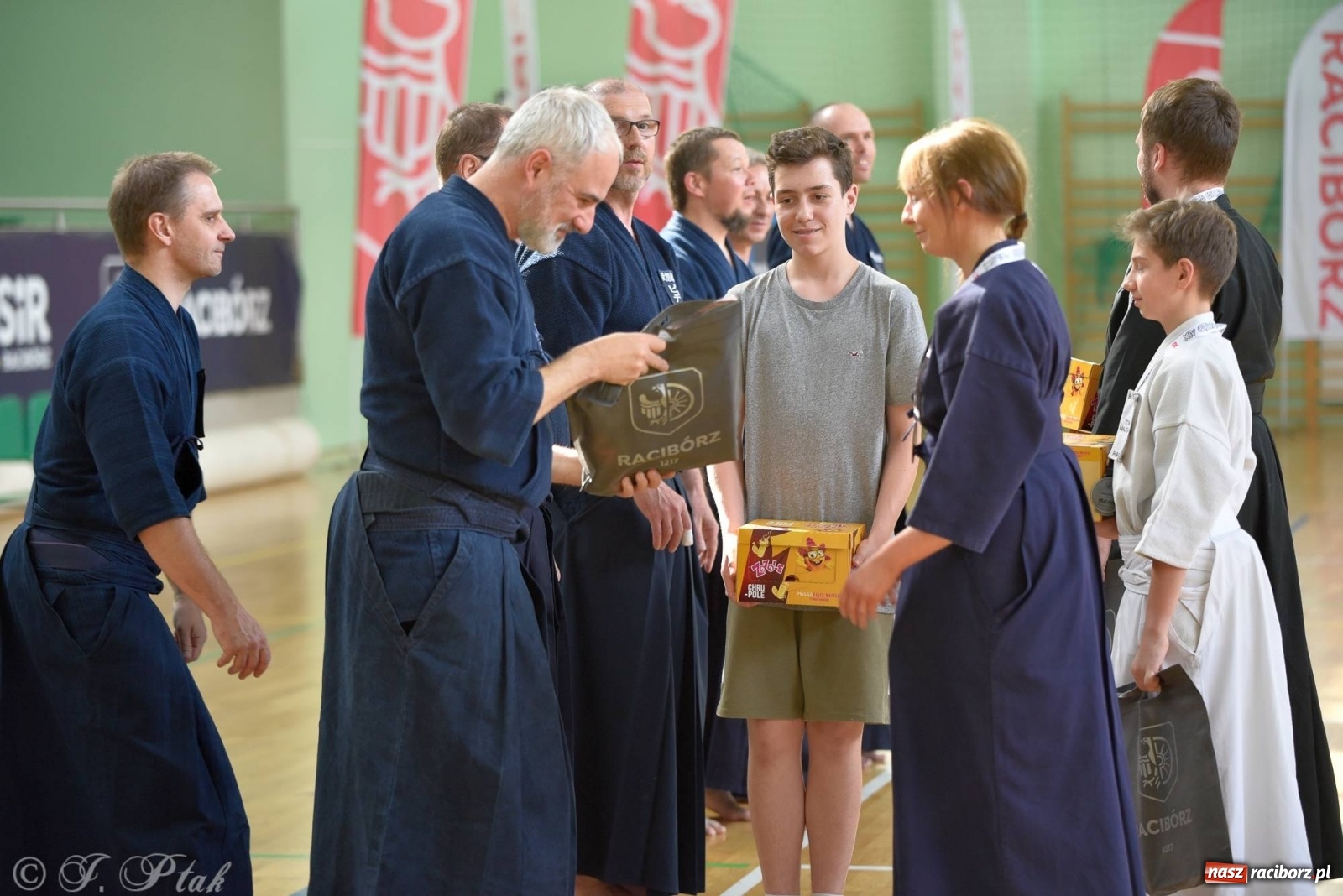 Zdjęcie w galerii na portalu naszraciborz.pl: W arenie przy Łąkowej trwają mistrzostwa Polski w Jodo i Iaido [FOTO] wiadomości z regionu