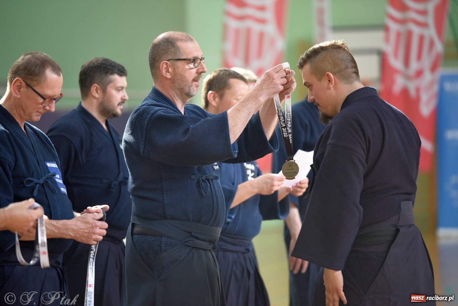 Zdjęcie w galerii na portalu naszraciborz.pl: W arenie przy Łąkowej trwają mistrzostwa Polski w Jodo i Iaido [FOTO] wiadomości z regionu