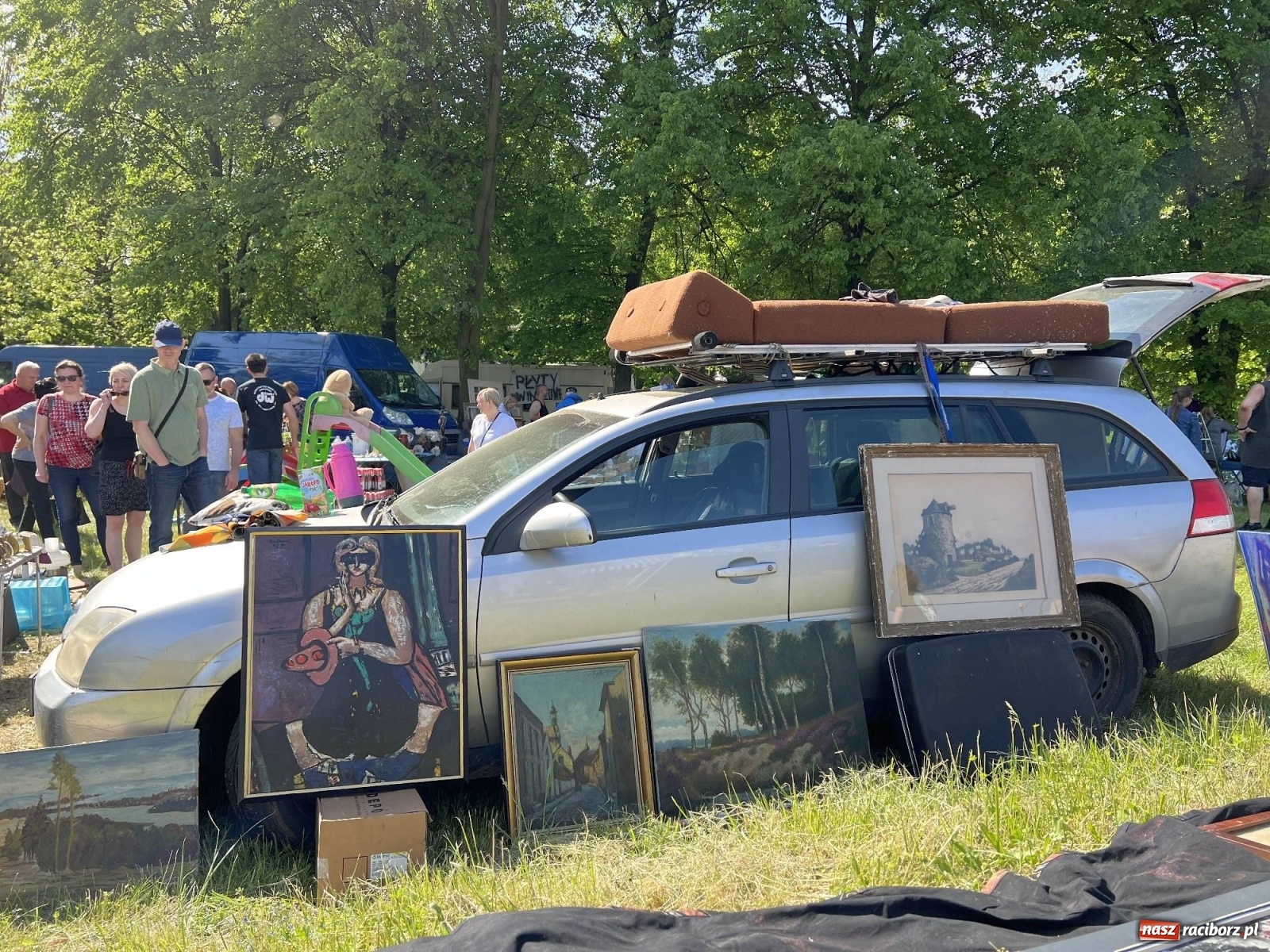 Zdjęcie w galerii na portalu naszraciborz.pl: Tłumy na jarmarku w Chałupkach [FOTO i WIDEO] wiadomości z regionu