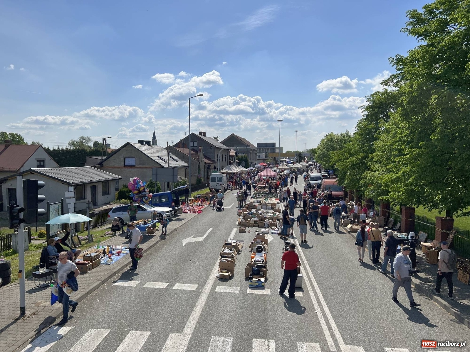 Zdjęcie w galerii na portalu naszraciborz.pl: Tłumy na jarmarku w Chałupkach [FOTO i WIDEO] wiadomości z regionu