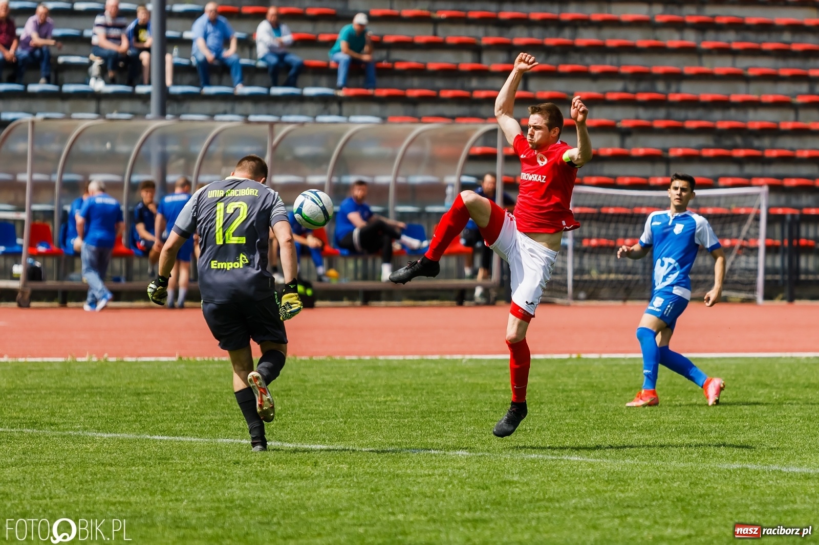 Zdjęcie w galerii na portalu naszraciborz.pl: Unia Krzanowice pokonała i fotel lidera zachowała [FOTO] wiadomości z regionu