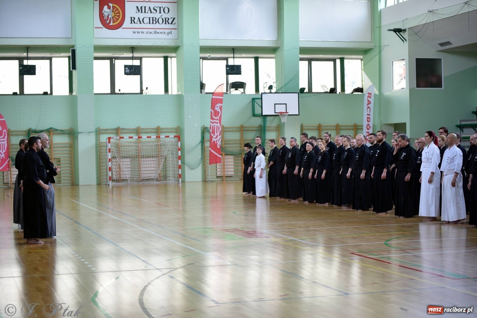 Zdjęcie w galerii na portalu naszraciborz.pl: Mistrzowie miecza rywalizują w Raciborzu [FOTO] wiadomości z regionu