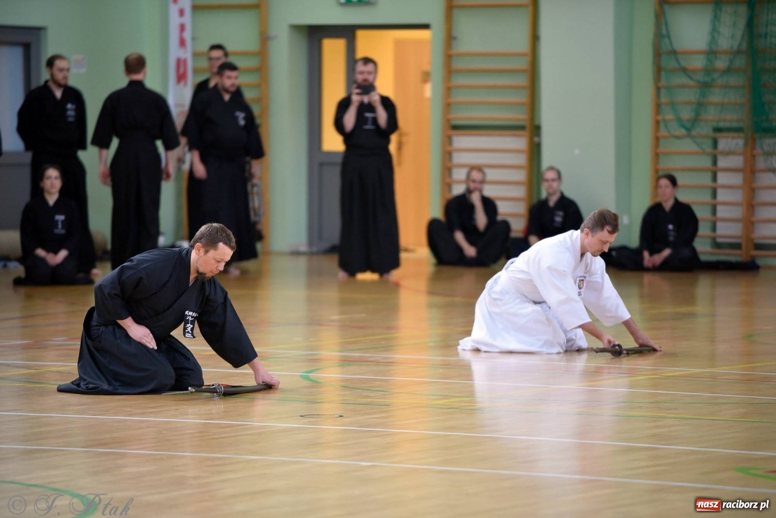 Zdjęcie w galerii na portalu naszraciborz.pl: Mistrzowie miecza rywalizują w Raciborzu [FOTO] wiadomości z regionu
