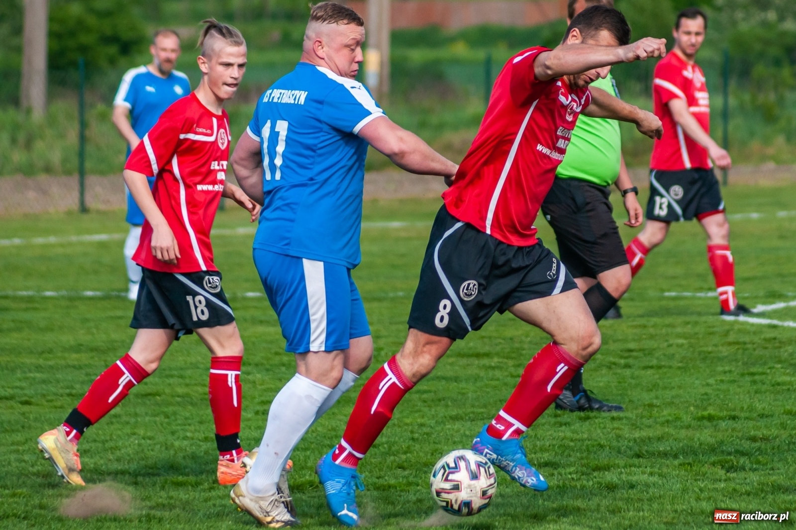 Zdjęcie w galerii na portalu naszraciborz.pl: Błędy Markowic przechyliły szalę zwycięstwa [FOTO] wiadomości z regionu
