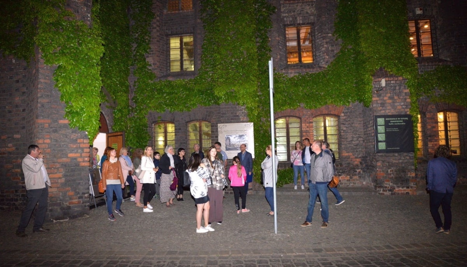 Zdjęcie w galerii na portalu naszraciborz.pl: Muzeum, SOWA i zamek - raciborzanie polubili nocne zwiedzanie wiadomości z regionu