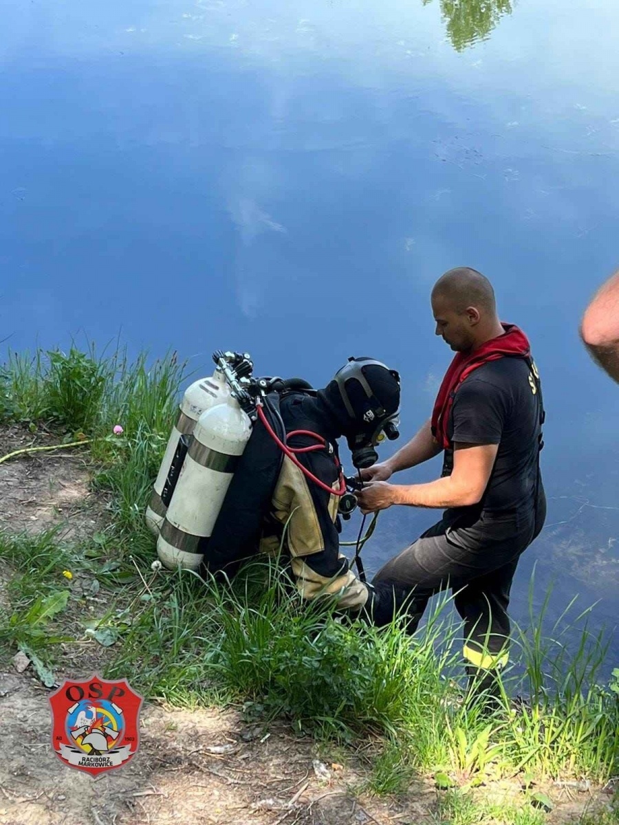 Zdjęcie w galerii na portalu naszraciborz.pl: Ze żwirowni na Ostrogu wyłowiono ciało mężczyzny wiadomości z regionu