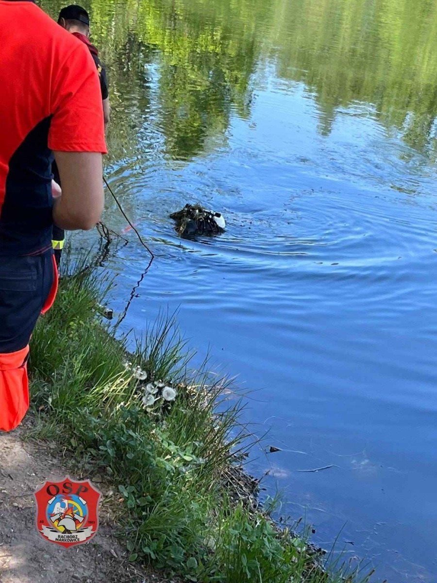 Zdjęcie w galerii na portalu naszraciborz.pl: Ze żwirowni na Ostrogu wyłowiono ciało mężczyzny wiadomości z regionu