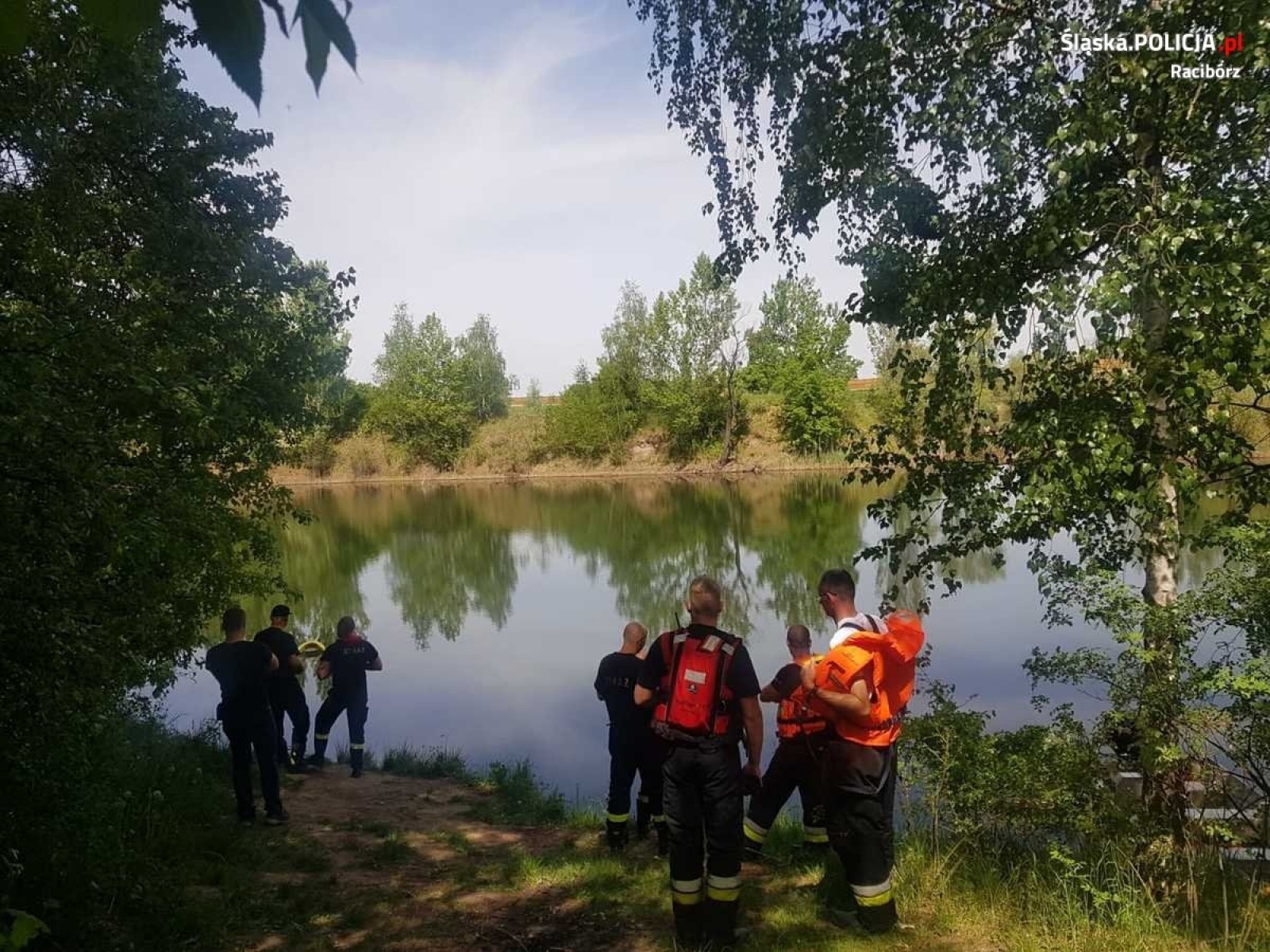 Zdjęcie w galerii na portalu naszraciborz.pl: Ze żwirowni na Ostrogu wyłowiono ciało mężczyzny wiadomości z regionu