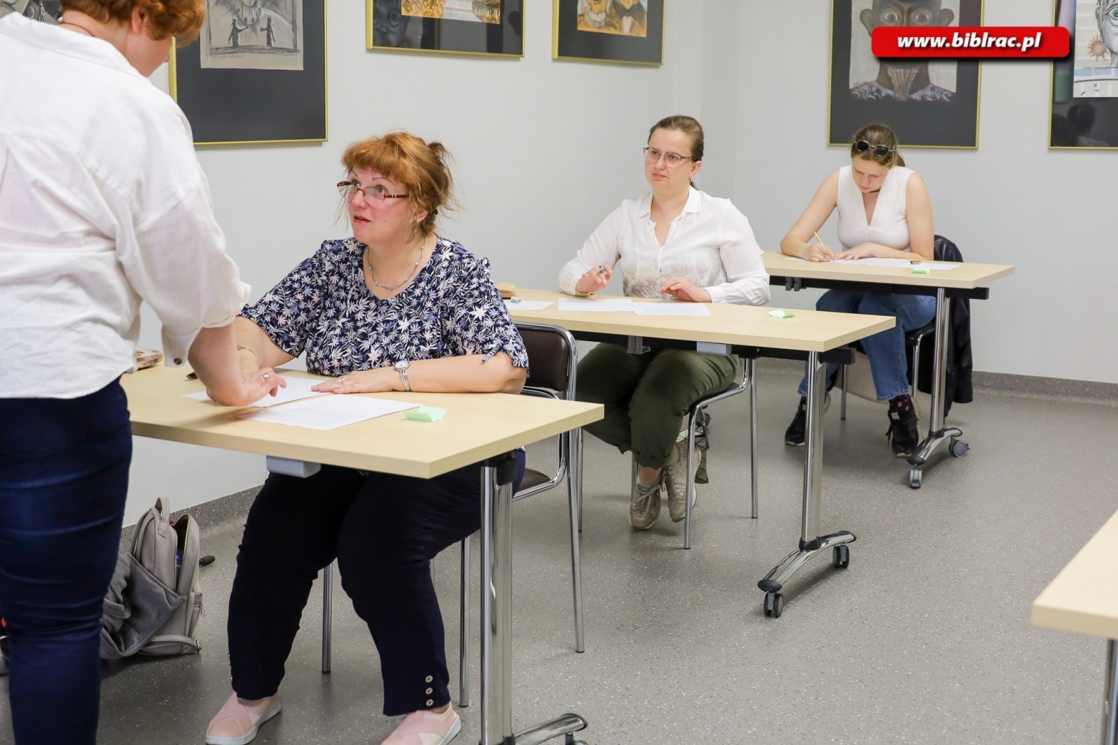 Zdjęcie w galerii na portalu naszraciborz.pl: Dorośli sprawdzili się w konkursie pięknego pisania wiadomości z regionu